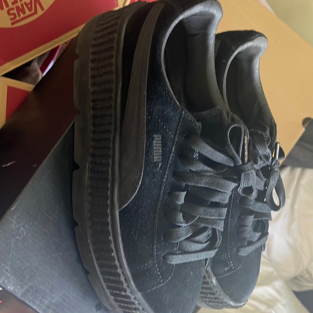 Puma Fenty. Wear 7/10. Insoles are missing size 9.5. (I usually wear a 10)